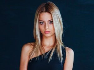 Paramparça - Leyla Tanlar - Cansu Gürpınar