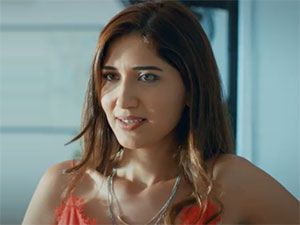 Bir Deniz Hikayesi - Merve Kızıl - Hale