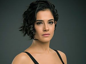 Gecenin Kraliçesi - Funda Eryiğit - Esra Alkan Sakallıoğlu