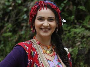 Hanım Köylü - Gülsim İlhan Ali - İlkgün