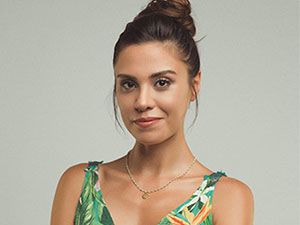 Familya - Şükran Ovalı - Ezgi Alagöz