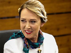 Rüzgarın Kalbi - Müge Akyamaç - Vahide