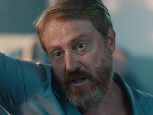 İçerde - Yıldıray Şahinler - Hasan