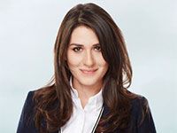 Boynu Bükükler - Bengi İdil Uras - Hülya