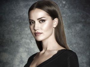 Fahriye Evcen - Fahriye Evcen - Selvi Nardan