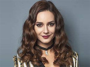 Sedef Avcı - Sedef Avcı - Zümrüt Akbaş