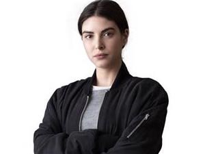 Deniz Baysal Kardeşi / Deniz Baysal Kimdir? Detaylı ve Güncel Biyografi : İlk öğrenimini ve liseyi i̇zmir'de tamamlamıştır.