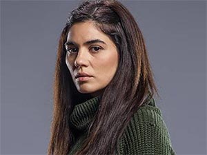 Kara Yazı - Zeynep Çamcı - Yaren Uluçınar