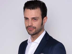 İkisini De Sevdim - Mehmet Mehmedof - Hasan