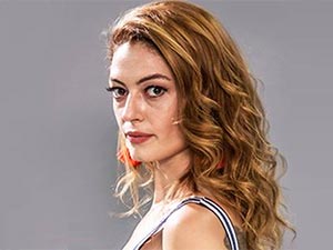 İki Yalancı - Hazal Şenel - Burcu Unluçay