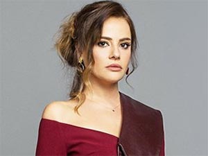 Adı: Zehra - Seda Güven - Ceren Kurdoğlu