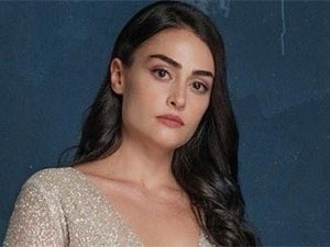 Bir Umut Yeter - Esra Bilgiç - Derya Akar Hecehan