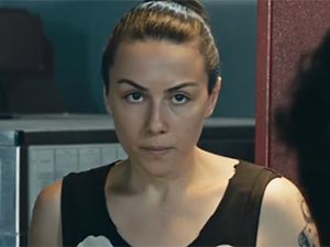 Avlu - Simel Keçicioğlu - Derya