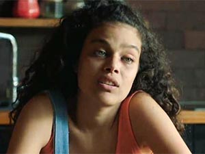 Avlu - Melis Gürhan - Özge