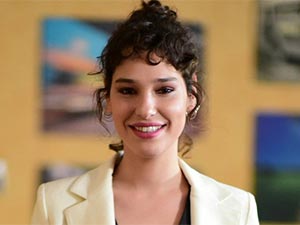 İstanbullu Gelin - Eylül Su Sapan - Özgür