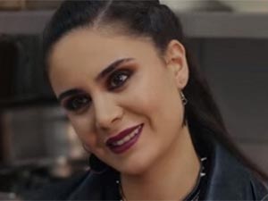 Kadın - Büşra İl - İdil