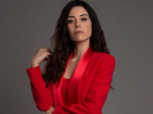 Ferhat ile Şirin - Cansu Dere - Banu