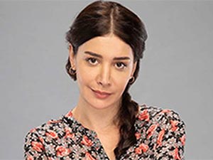 Hizmetçiler - Algı Eke - Atiye Kulaksız