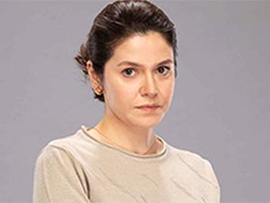 Hizmetçiler - Selen Domaç - Hacer Tuna