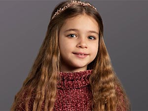 Nisa Sofiya Aksongur - Nisa Sofiya Aksongur - Ece Şahin