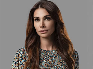 Uzak Şehrin Masalı - Begüm Birgören - Sonay Karaarslan