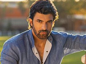 Bereketli Topraklar - Engin Akyürek - Ömer
