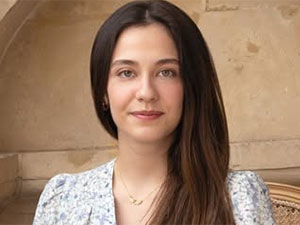 Mercan Köşk - Zehra Kelleci - Gülcan Hozan Kimdir?