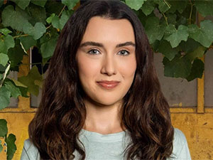 Ömür Usta - Cemre Arda - Nazlı Uçar