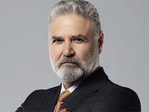 Adım Farah - Burak Tamdoğan - Akbar Azadi Kimdir?