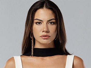 Adım Farah - Demet Özdemir - Farah Erşadi Kimdir?