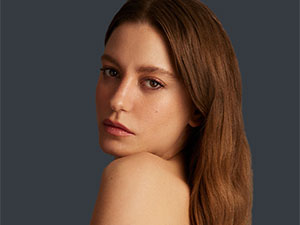 Aile - Serenay Sarıkaya - Devin Akın Kimdir?