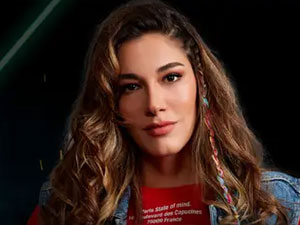 Annemizi Saklarken - Merve Sevin - Burcu Yılmaz Kimdir?