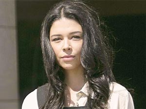 Arka Sokaklar - Ela Yörüklü - Ezgi Vural Kimdir?