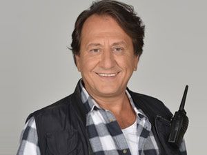 Arka Sokaklar - Özgür Ozan - Hüsnü Çoban Kimdir?