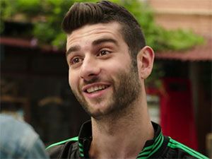 Arkadaşlar İyidir - Cankat Aydos - Arda Kimdir?