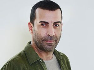 Arkadaşlar İyidir - Emre Karayel - Tarık Ferit Çamoğlu Kimdir?