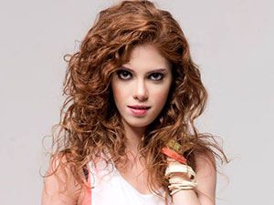 Arkadaşlar İyidir - Su Kutlu - Gizem Subaşı Kimdir?