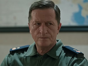 Asırlık Gece - Ayhan Kızılsu - Mustafa Azimetli Kimdir?