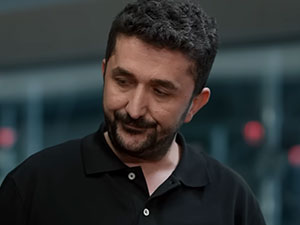 Asırlık Gece - Uğur Akay Kimdir?