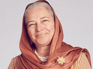 Aşk Laftan Anlamaz - Nazan Diper - Azime Kimdir?