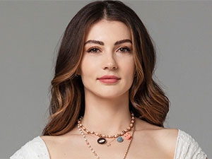 Aşk Mantık İntikam - Burcu Özberk - Esra Erten Kimdir?