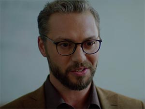 Aşk ve Gurur - Ahmet Kaynak Kimdir?