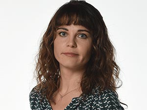 Aşk ve Gurur - Tülin Özen - Türkan Esen Kimdir?