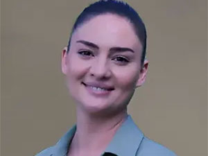 Aşk ve Umut - Duygu Keser - Yıldız Kimdir?