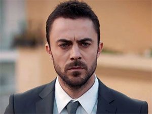 Aşk Yalanı Sever - Eren Hacısalihoğlu - Ferit Koçoğlu Kimdir?