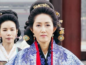Aşka Yolculuk - Jung Kyung-soon - Kraliçe Hwangbo Kimdir?