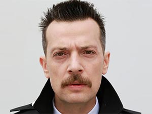 Avlu - Çağdaş Onur Öztürk - Oktay Baran Kimdir?
