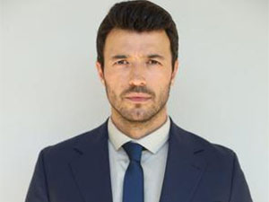 Aynadaki Yabancı - Emre Taşkıran - Sait Öztürk Kimdir?