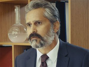 Azim Kahramanı Ayşe - Gökhan Bekletenler - Sönmez Kimdir?