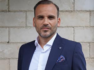 Bay Yanlış - Gürgen Öz - Levent Yazman Kimdir?